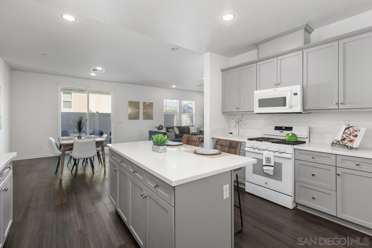 Detail Gallery Image 10 of 19 For 8612  Arlington Way, Santee,  CA 92071 - 4 Beds | 2/1 Baths