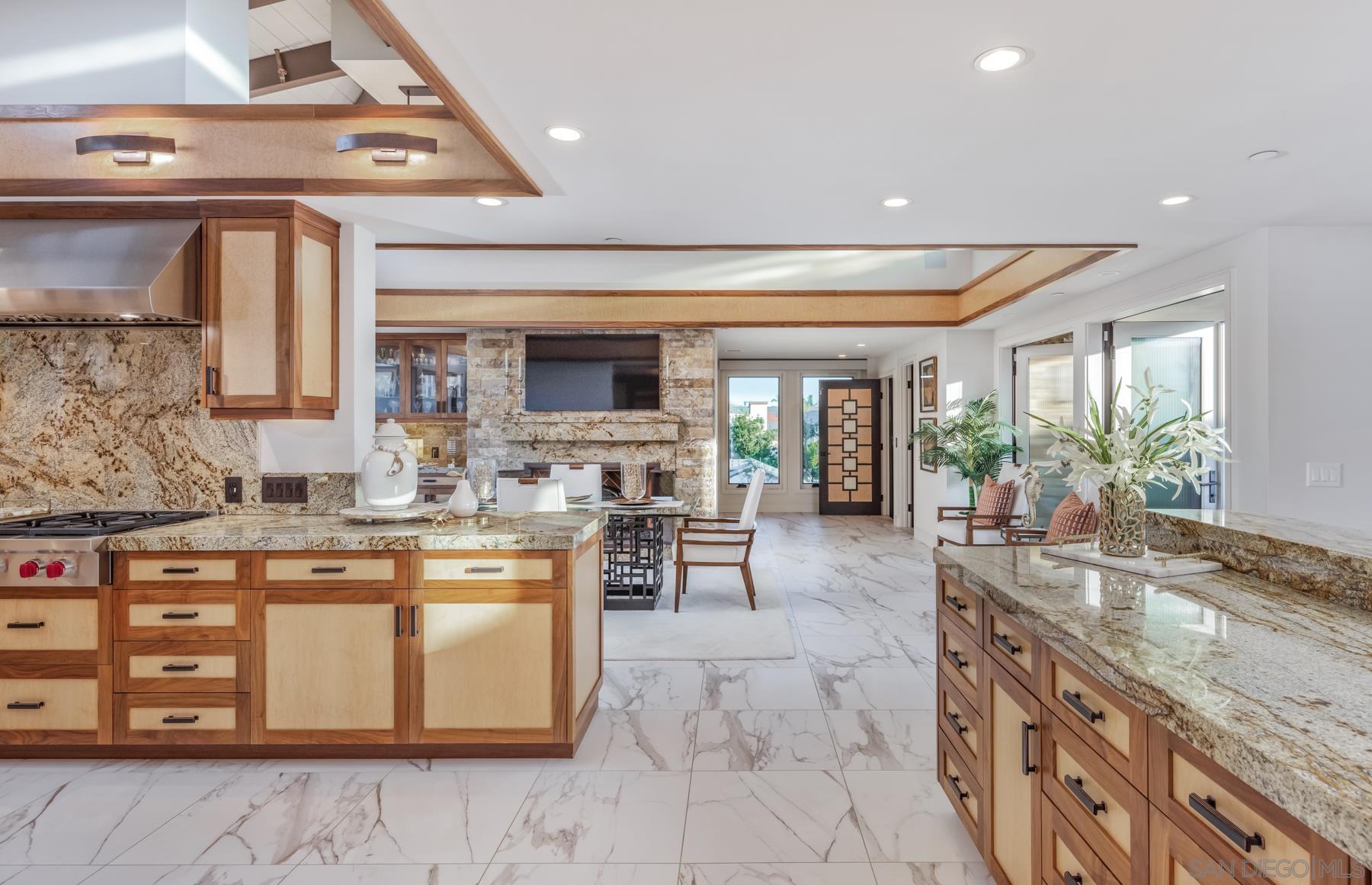 Detail Gallery Image 12 of 37 For 187  Cherry Ave, Carlsbad,  CA 92008 - 4 Beds | 4/2 Baths