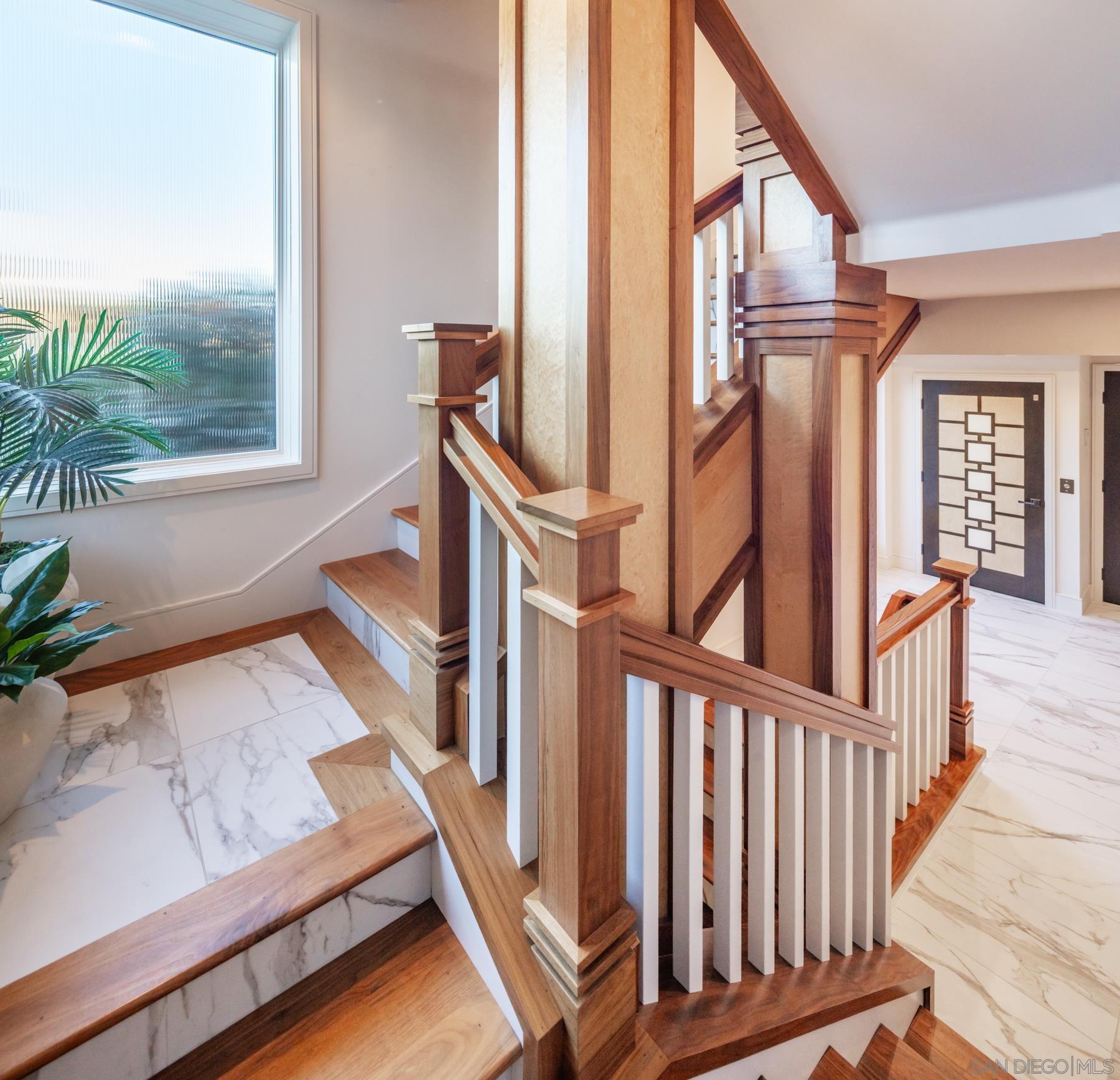 Detail Gallery Image 14 of 37 For 187  Cherry Ave, Carlsbad,  CA 92008 - 4 Beds | 4/2 Baths