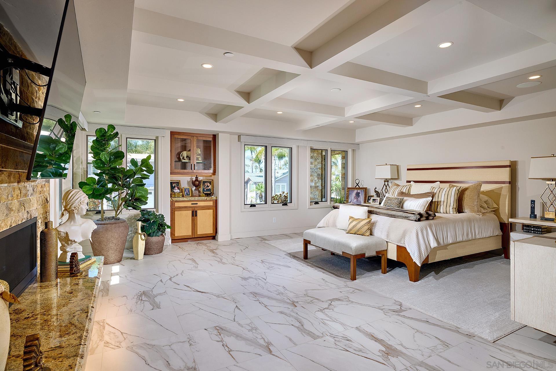 Detail Gallery Image 16 of 37 For 187  Cherry Ave, Carlsbad,  CA 92008 - 4 Beds | 4/2 Baths