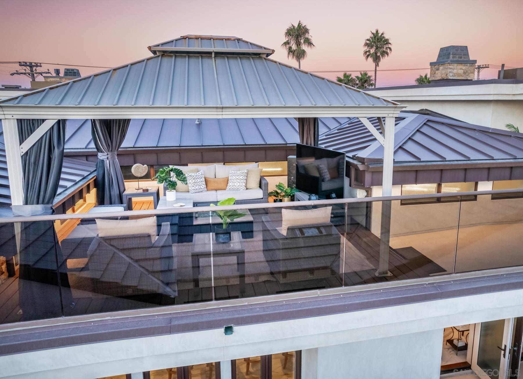 Detail Gallery Image 33 of 37 For 187  Cherry Ave, Carlsbad,  CA 92008 - 4 Beds | 4/2 Baths