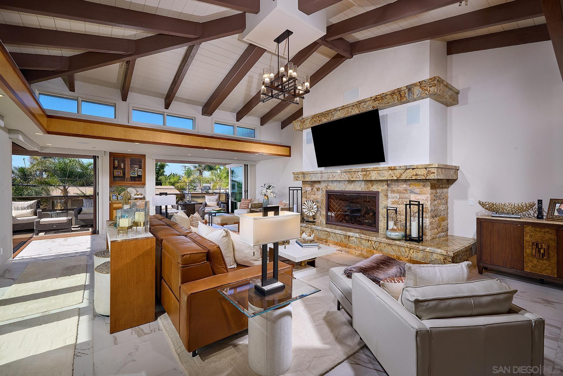 Detail Gallery Image 6 of 37 For 187  Cherry Ave, Carlsbad,  CA 92008 - 4 Beds | 4/2 Baths