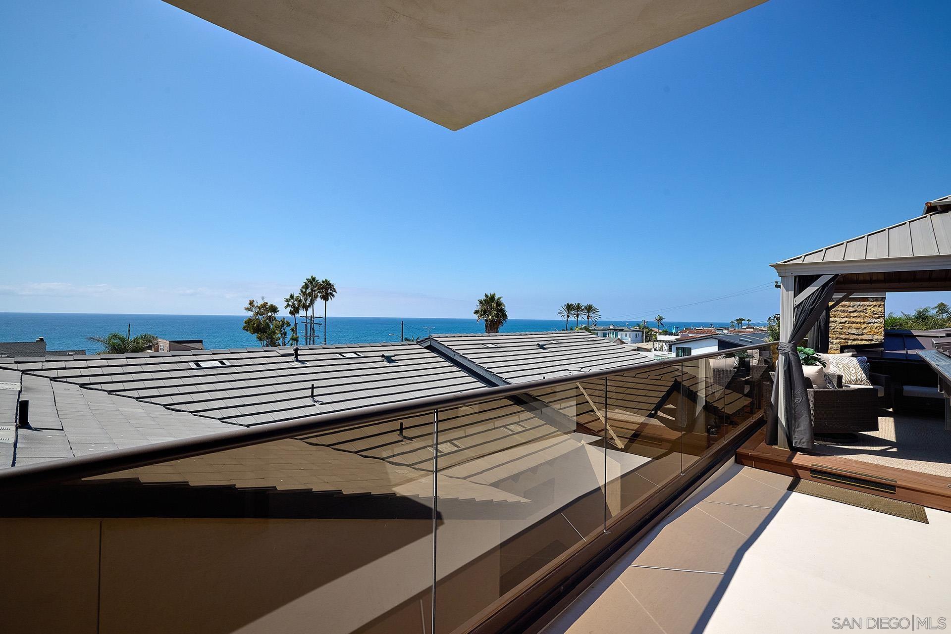 Detail Gallery Image 8 of 37 For 187  Cherry Ave, Carlsbad,  CA 92008 - 4 Beds | 4/2 Baths