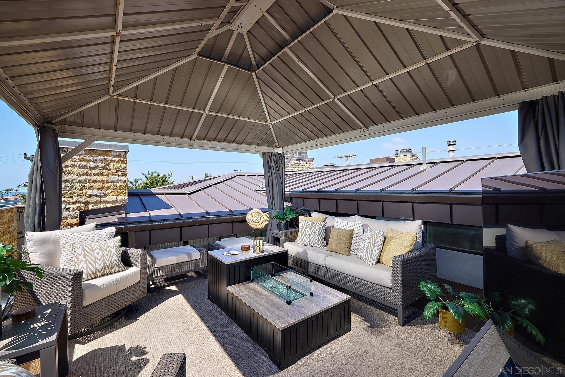 Detail Gallery Image 9 of 37 For 187  Cherry Ave, Carlsbad,  CA 92008 - 4 Beds | 4/2 Baths