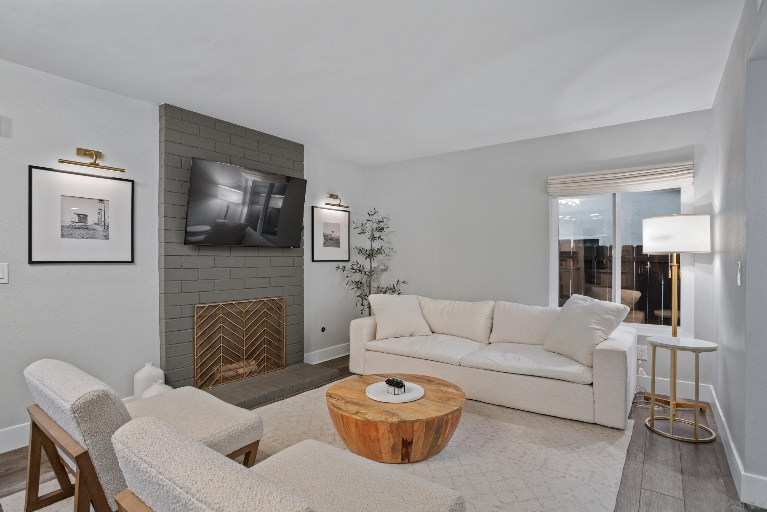 Detail Gallery Image 12 of 39 For 4588  Vinyard St, Oceanside,  CA 92057 - 4 Beds | 2/1 Baths