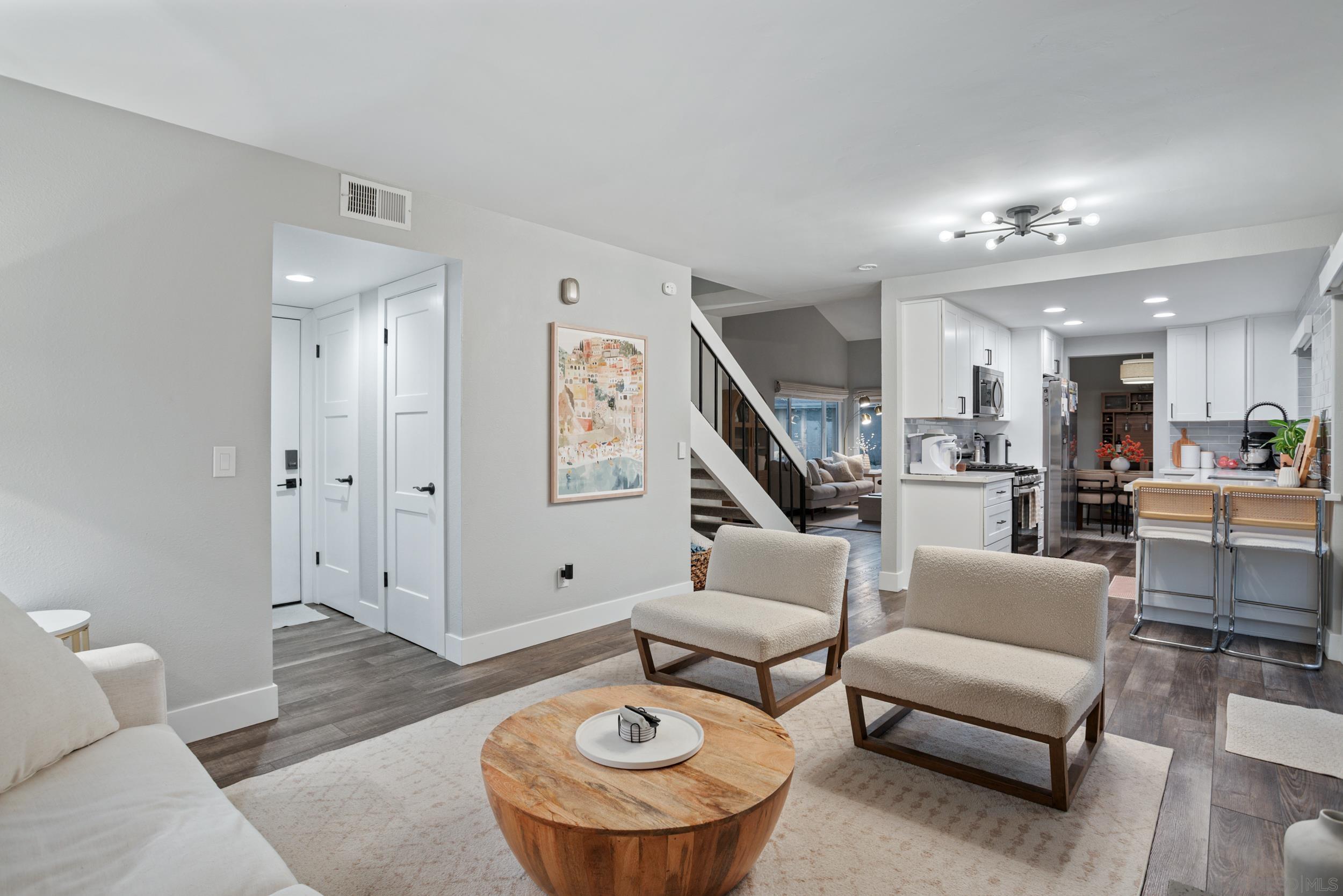 Detail Gallery Image 14 of 39 For 4588  Vinyard St, Oceanside,  CA 92057 - 4 Beds | 2/1 Baths