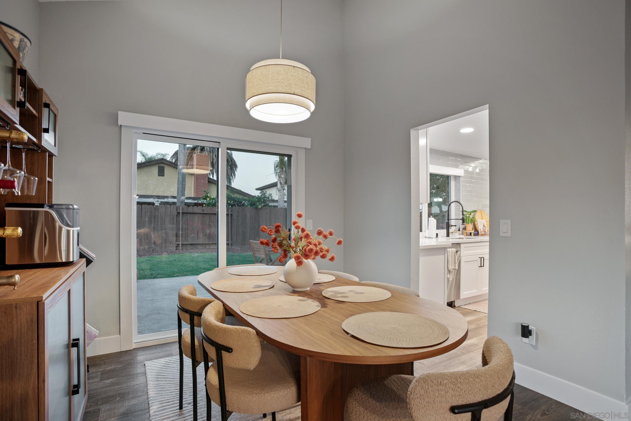 Detail Gallery Image 9 of 39 For 4588  Vinyard St, Oceanside,  CA 92057 - 4 Beds | 2/1 Baths