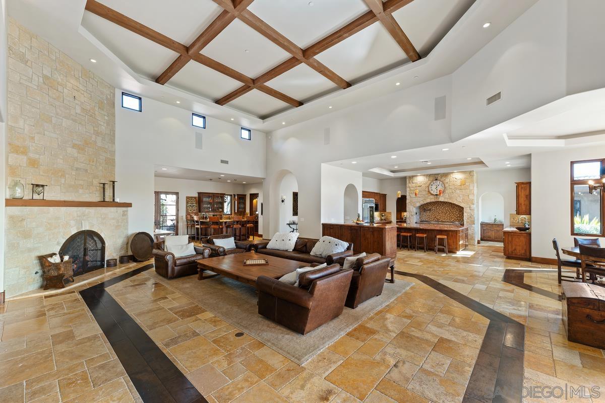Detail Gallery Image 4 of 28 For 14778  El Rodeo Ct, Rancho Santa Fe,  CA 92067 - 7 Beds | 7/3 Baths