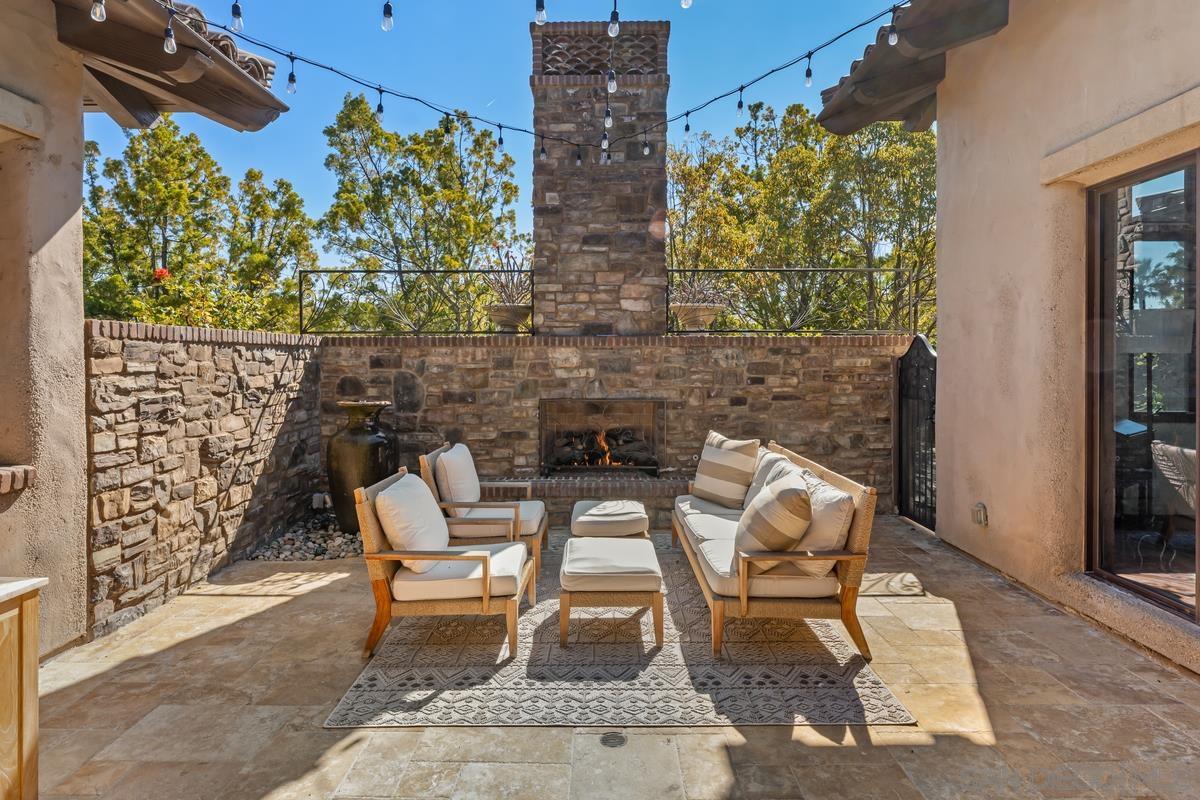 Detail Gallery Image 9 of 28 For 14778  El Rodeo Ct, Rancho Santa Fe,  CA 92067 - 7 Beds | 7/3 Baths