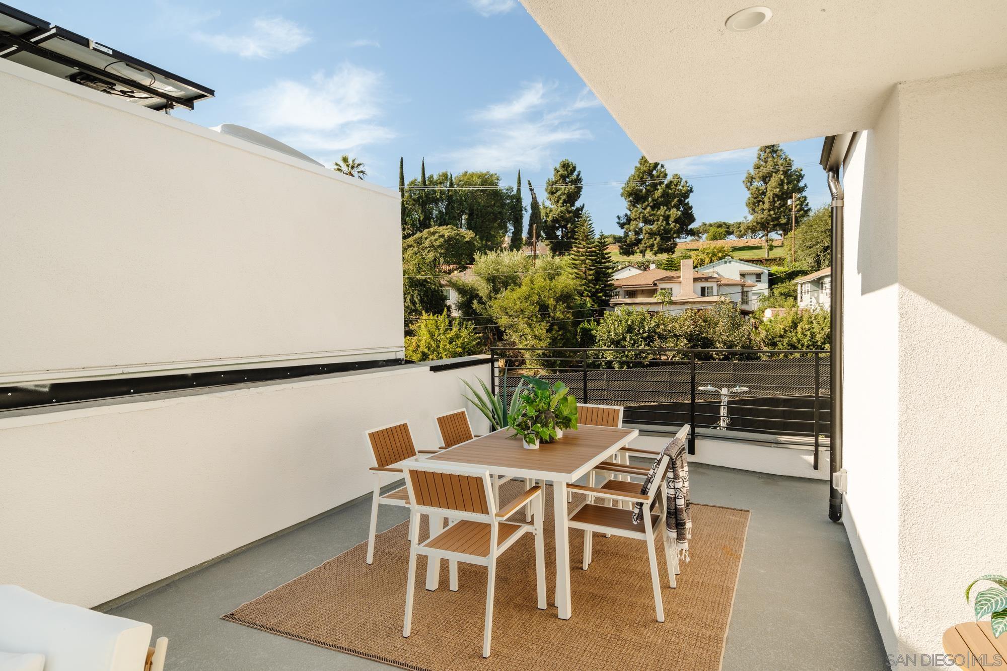 Detail Gallery Image 18 of 18 For 3867 N Riley Ln, Los Angeles,  CA 90065 - 2 Beds | 2/1 Baths