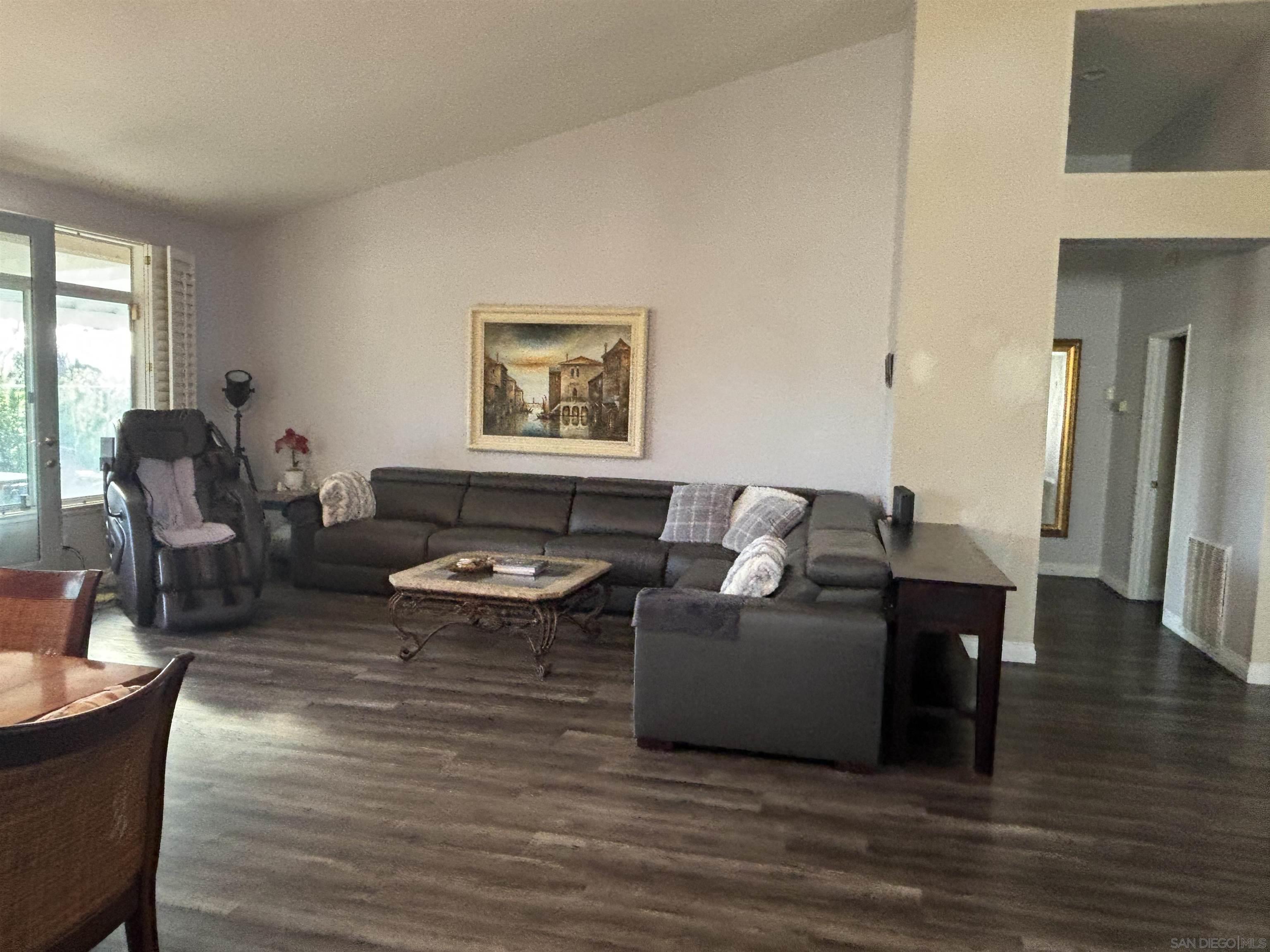 Detail Gallery Image 2 of 13 For 4700  Marblehead Bay Drive, Oceanside,  CA 92057 - 4 Beds | 3 Baths