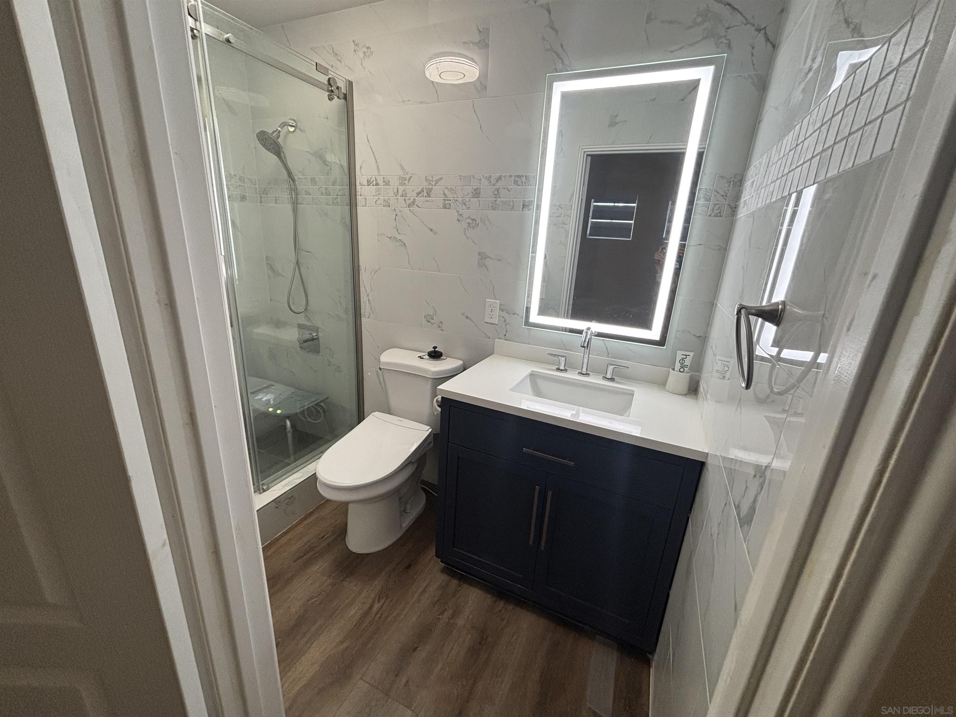 Detail Gallery Image 11 of 13 For 4700  Marblehead Bay Drive, Oceanside,  CA 92057 - 4 Beds | 3 Baths