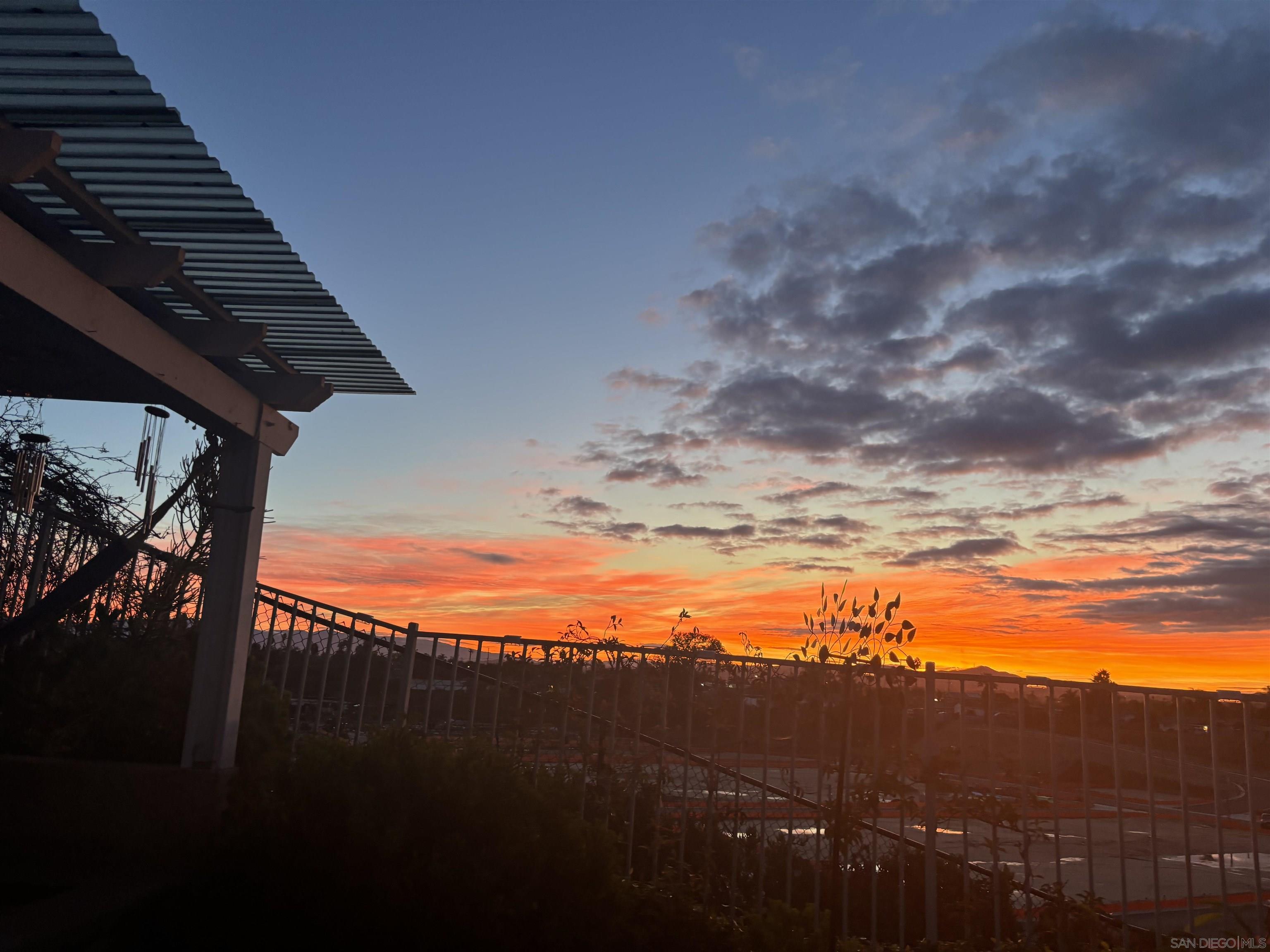 Detail Gallery Image 12 of 13 For 4700  Marblehead Bay Drive, Oceanside,  CA 92057 - 4 Beds | 3 Baths