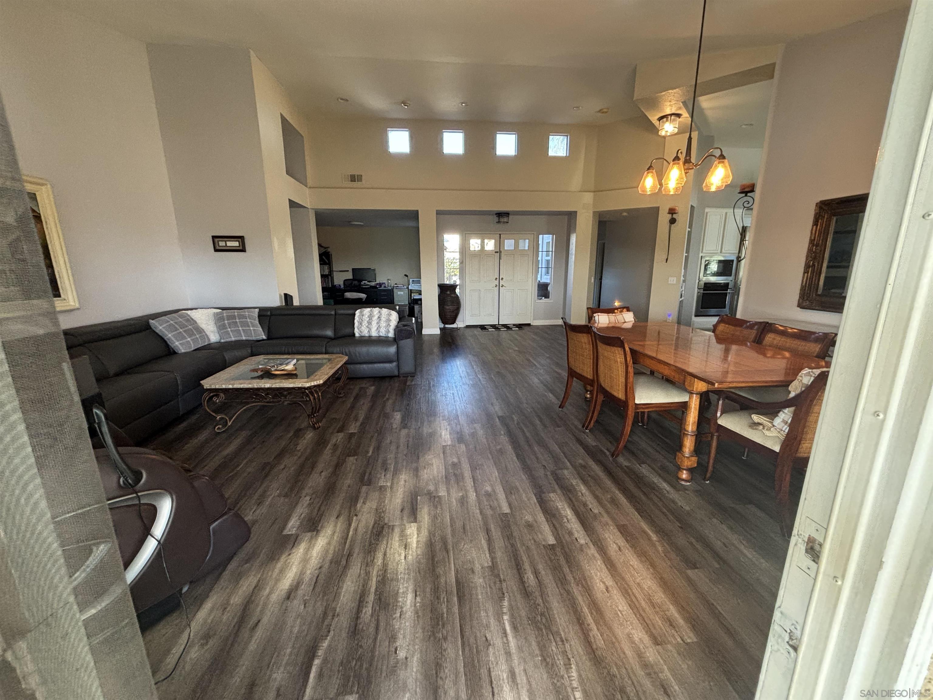 Detail Gallery Image 3 of 13 For 4700  Marblehead Bay Drive, Oceanside,  CA 92057 - 4 Beds | 3 Baths