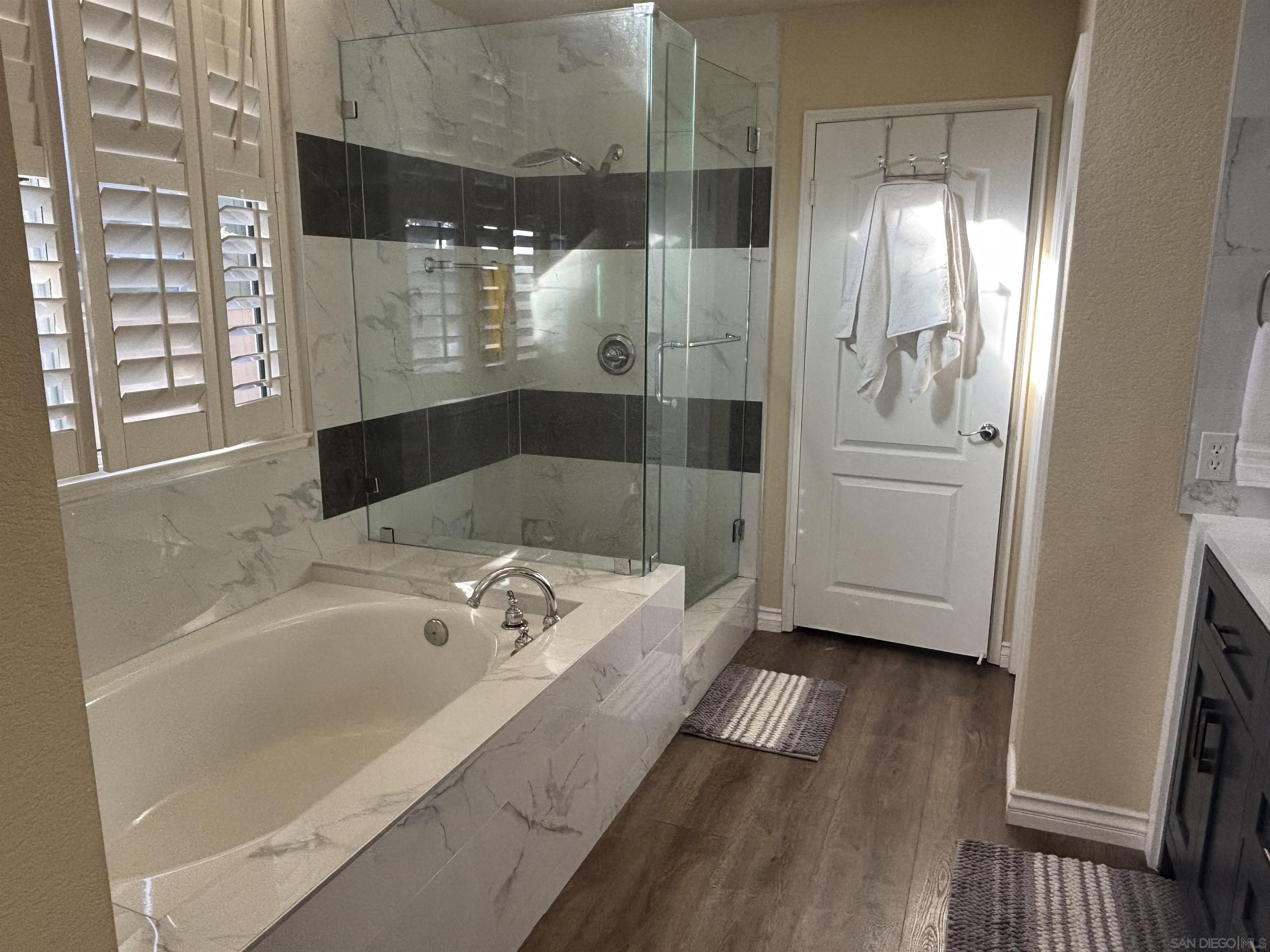 Detail Gallery Image 9 of 13 For 4700  Marblehead Bay Drive, Oceanside,  CA 92057 - 4 Beds | 3 Baths