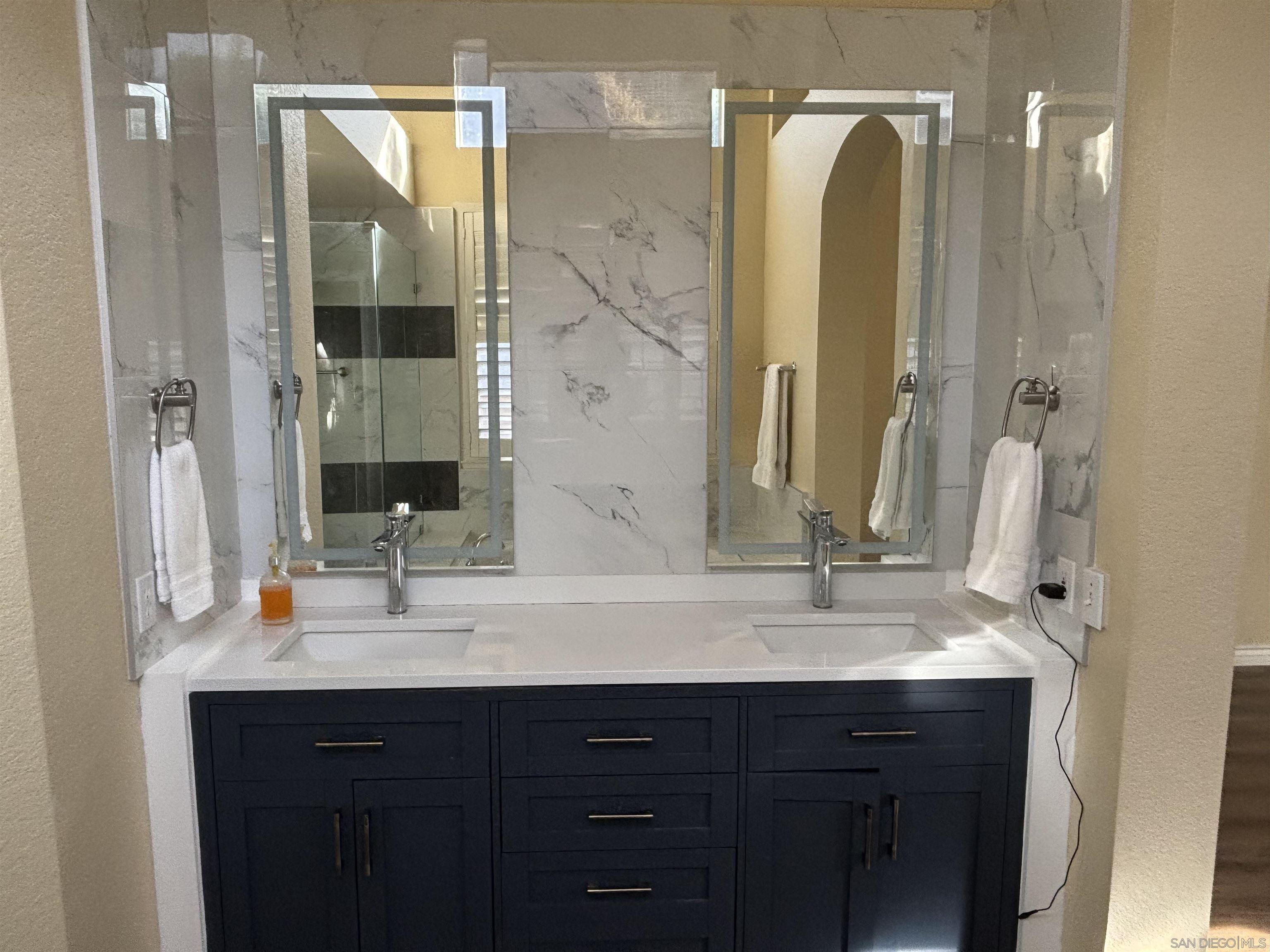 Detail Gallery Image 10 of 13 For 4700  Marblehead Bay Drive, Oceanside,  CA 92057 - 4 Beds | 3 Baths