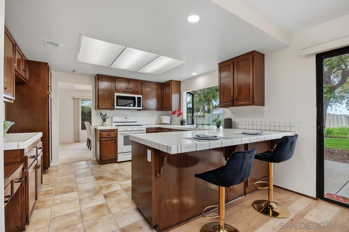 Detail Gallery Image 16 of 40 For 13522  Benbow Court, San Diego,  CA 92129 - 4 Beds | 2/1 Baths