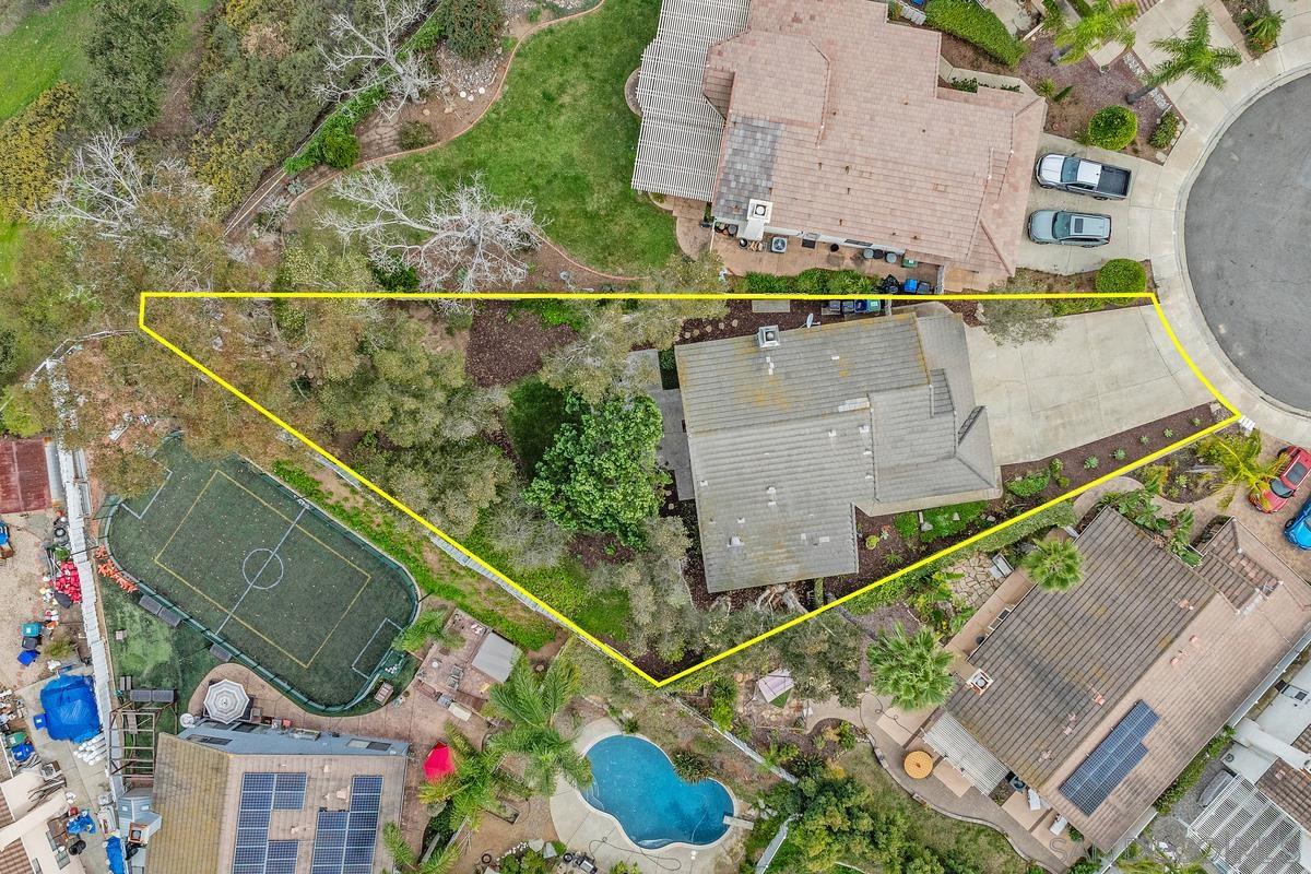 Detail Gallery Image 9 of 40 For 13522  Benbow Court, San Diego,  CA 92129 - 4 Beds | 2/1 Baths