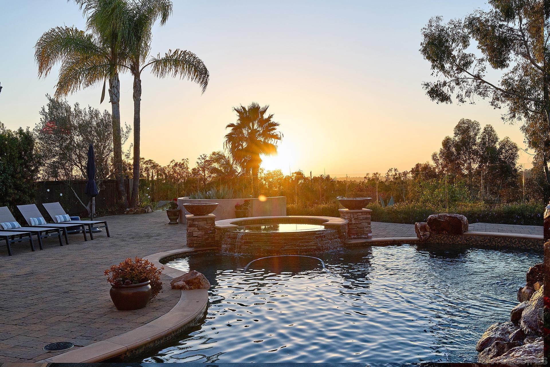 Detail Gallery Image 2 of 63 For 10626  Birch Bluff Ave, San Diego,  CA 92131 - 5 Beds | 3/1 Baths