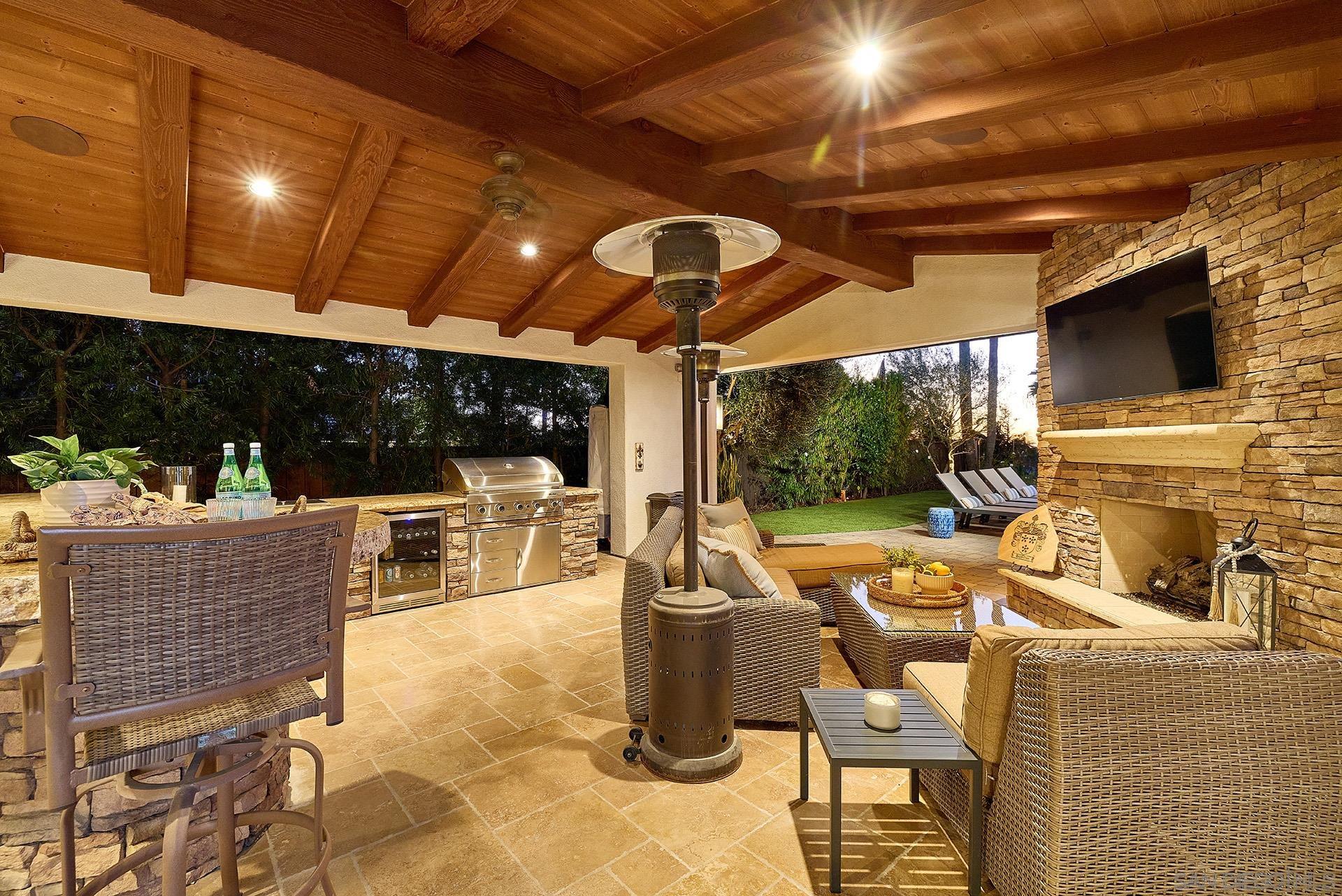 Detail Gallery Image 12 of 62 For 10626  Birch Bluff Ave, San Diego,  CA 92131 - 5 Beds | 3/1 Baths