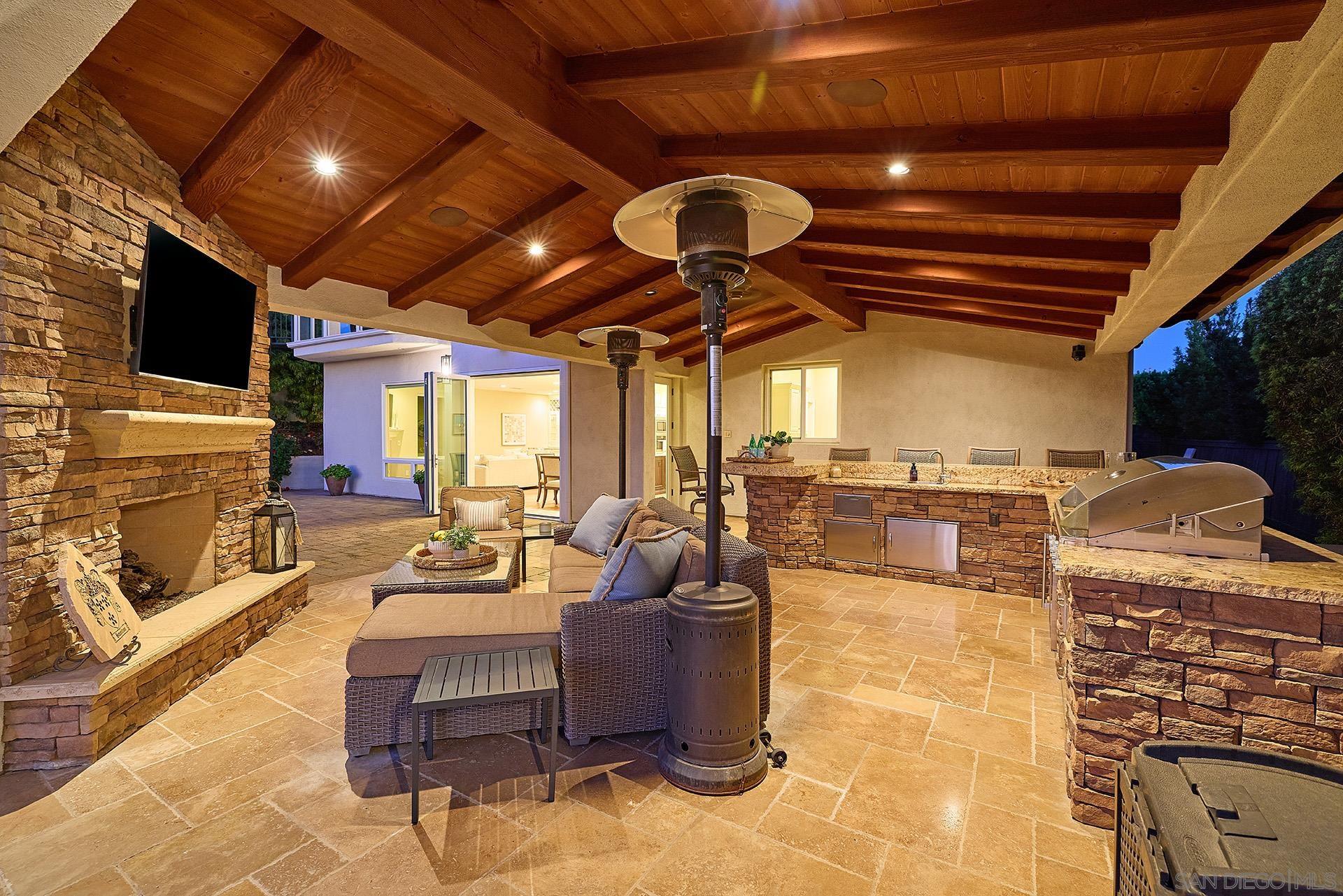 Detail Gallery Image 13 of 62 For 10626  Birch Bluff Ave, San Diego,  CA 92131 - 5 Beds | 3/1 Baths