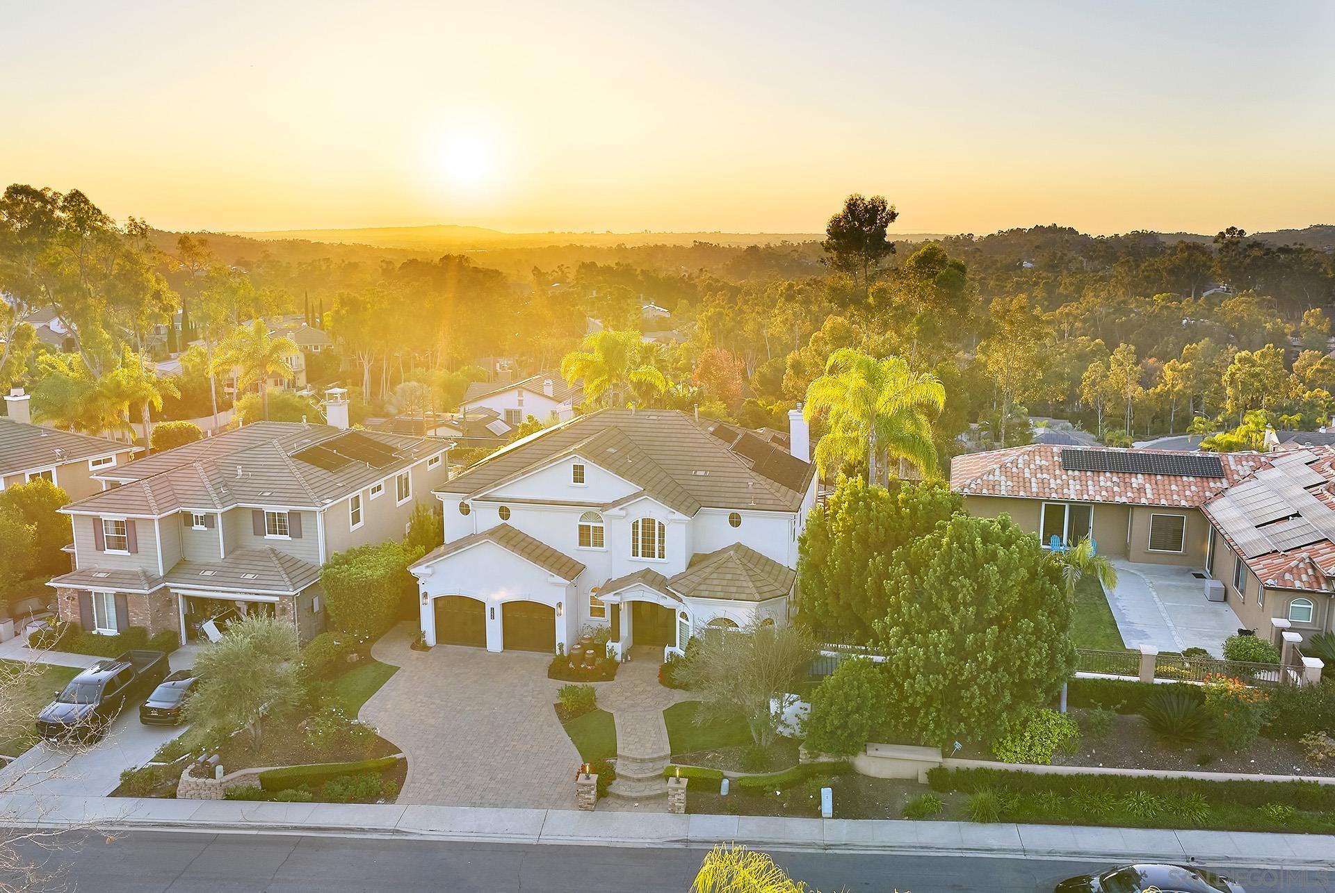 Detail Gallery Image 15 of 62 For 10626  Birch Bluff Ave, San Diego,  CA 92131 - 5 Beds | 3/1 Baths