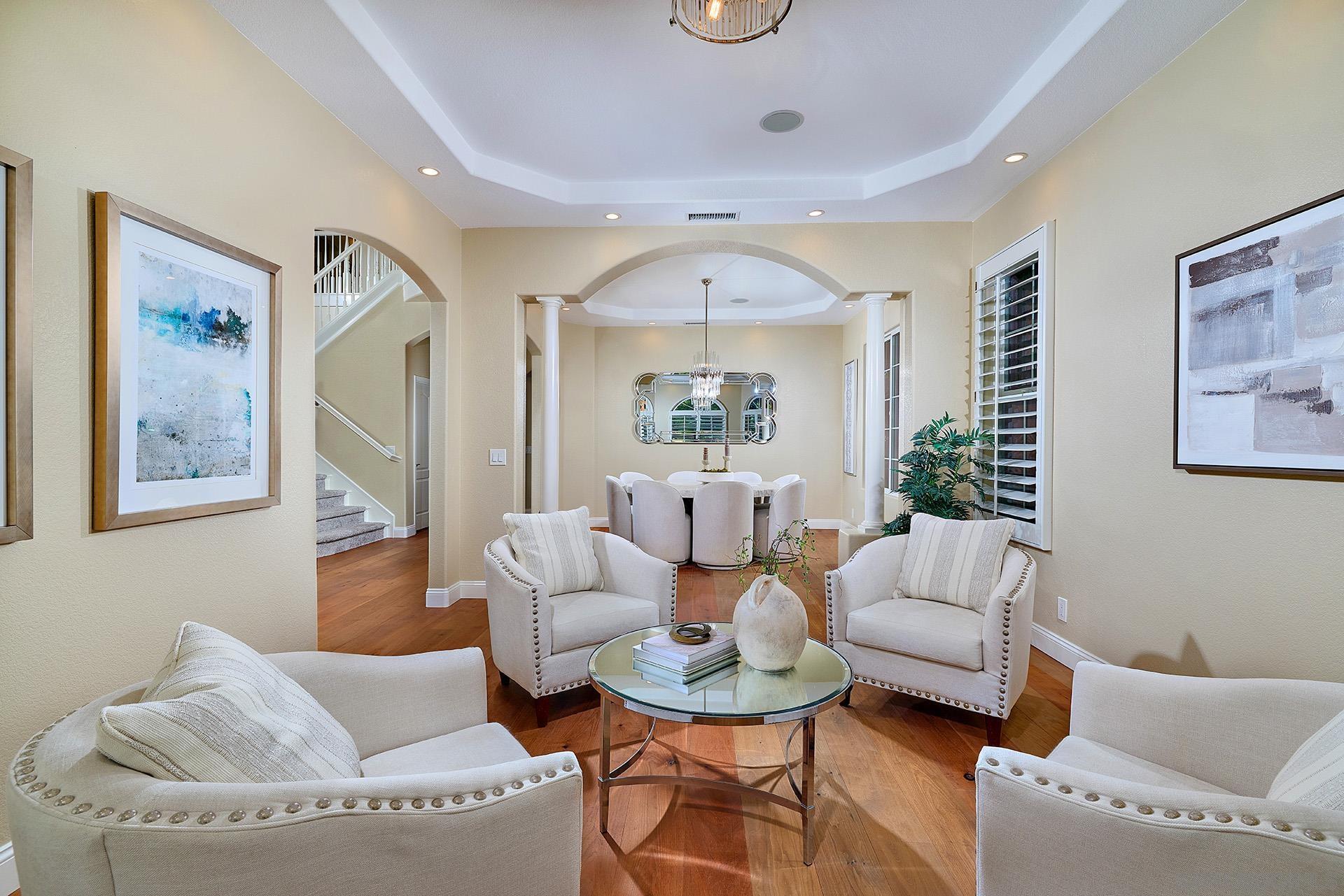 Detail Gallery Image 19 of 63 For 10626  Birch Bluff Ave, San Diego,  CA 92131 - 5 Beds | 3/1 Baths