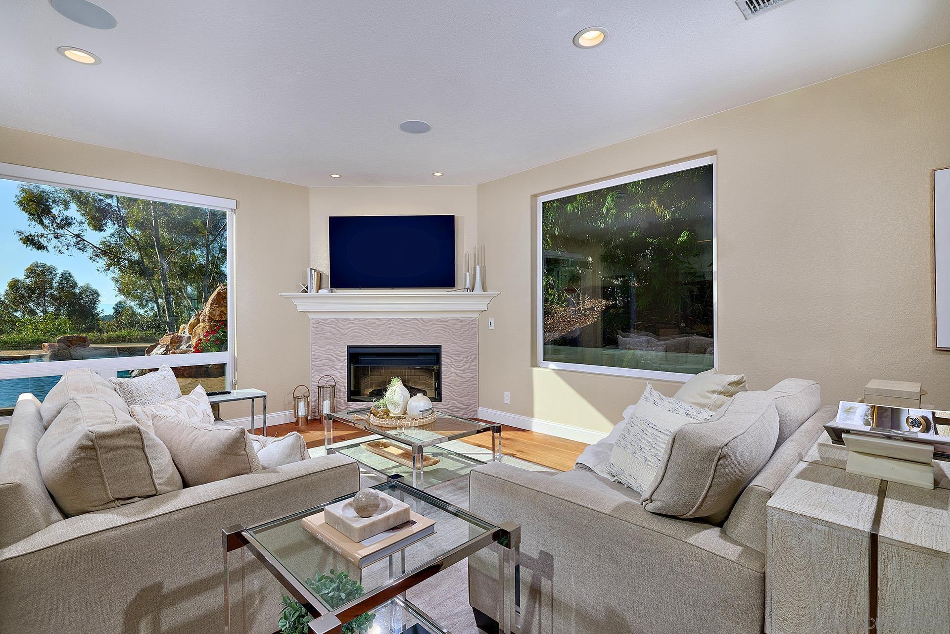 Detail Gallery Image 23 of 63 For 10626  Birch Bluff Ave, San Diego,  CA 92131 - 5 Beds | 3/1 Baths