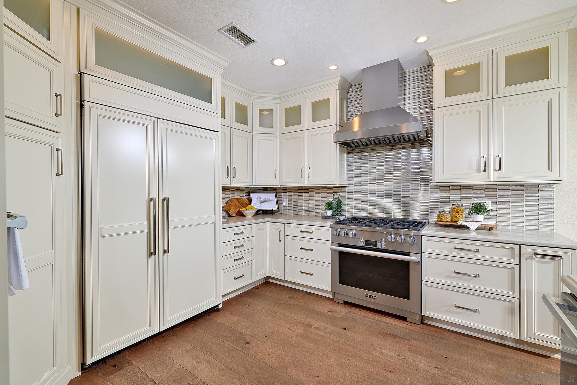 Detail Gallery Image 30 of 63 For 10626  Birch Bluff Ave, San Diego,  CA 92131 - 5 Beds | 3/1 Baths