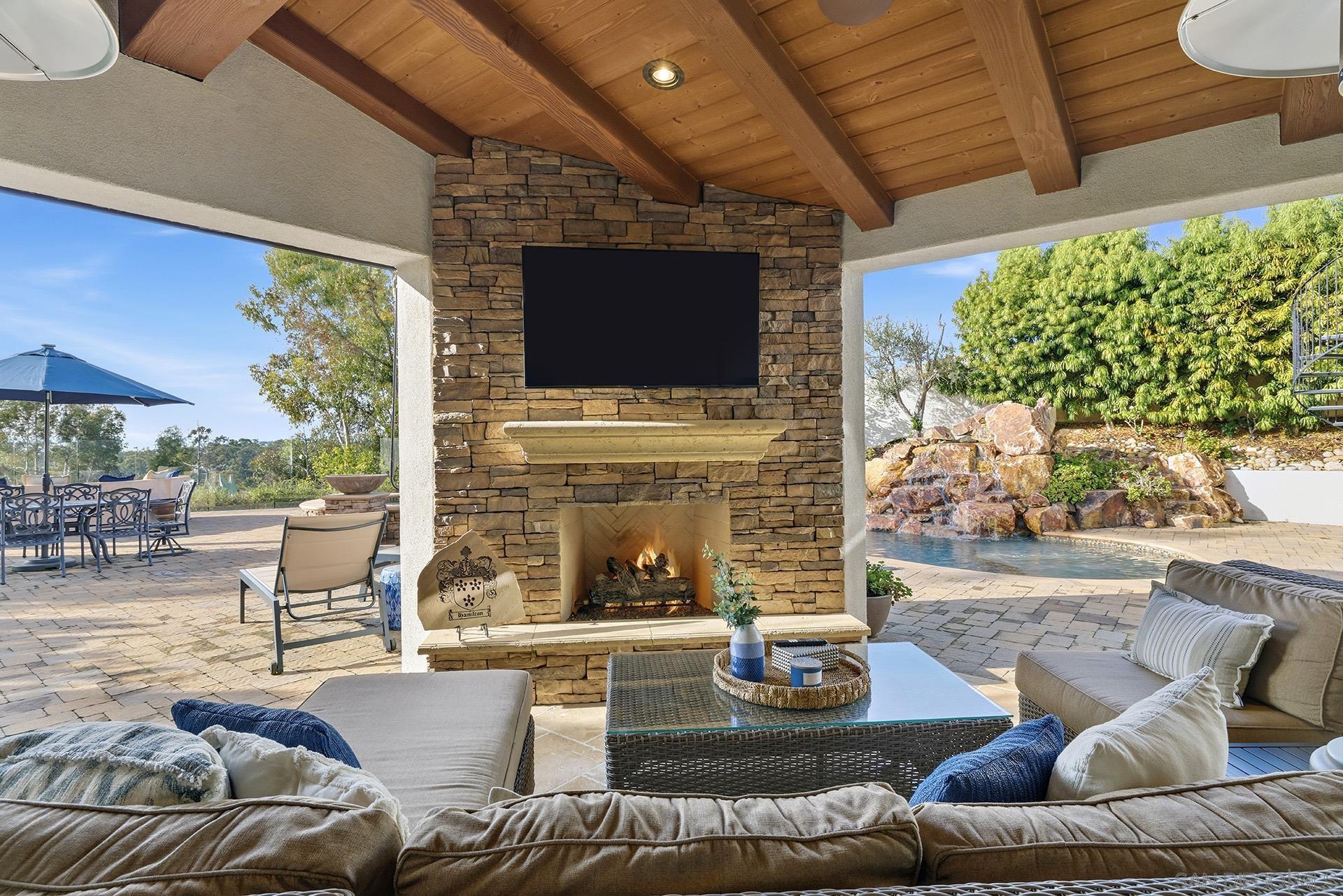 Detail Gallery Image 34 of 62 For 10626  Birch Bluff Ave, San Diego,  CA 92131 - 5 Beds | 3/1 Baths