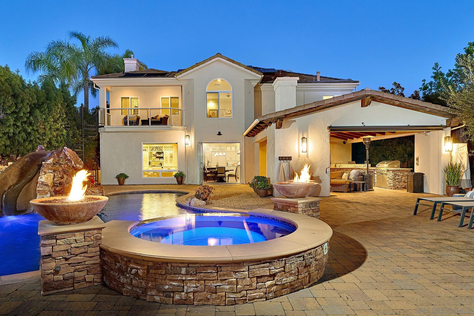 Detail Gallery Image 9 of 63 For 10626  Birch Bluff Ave, San Diego,  CA 92131 - 5 Beds | 3/1 Baths