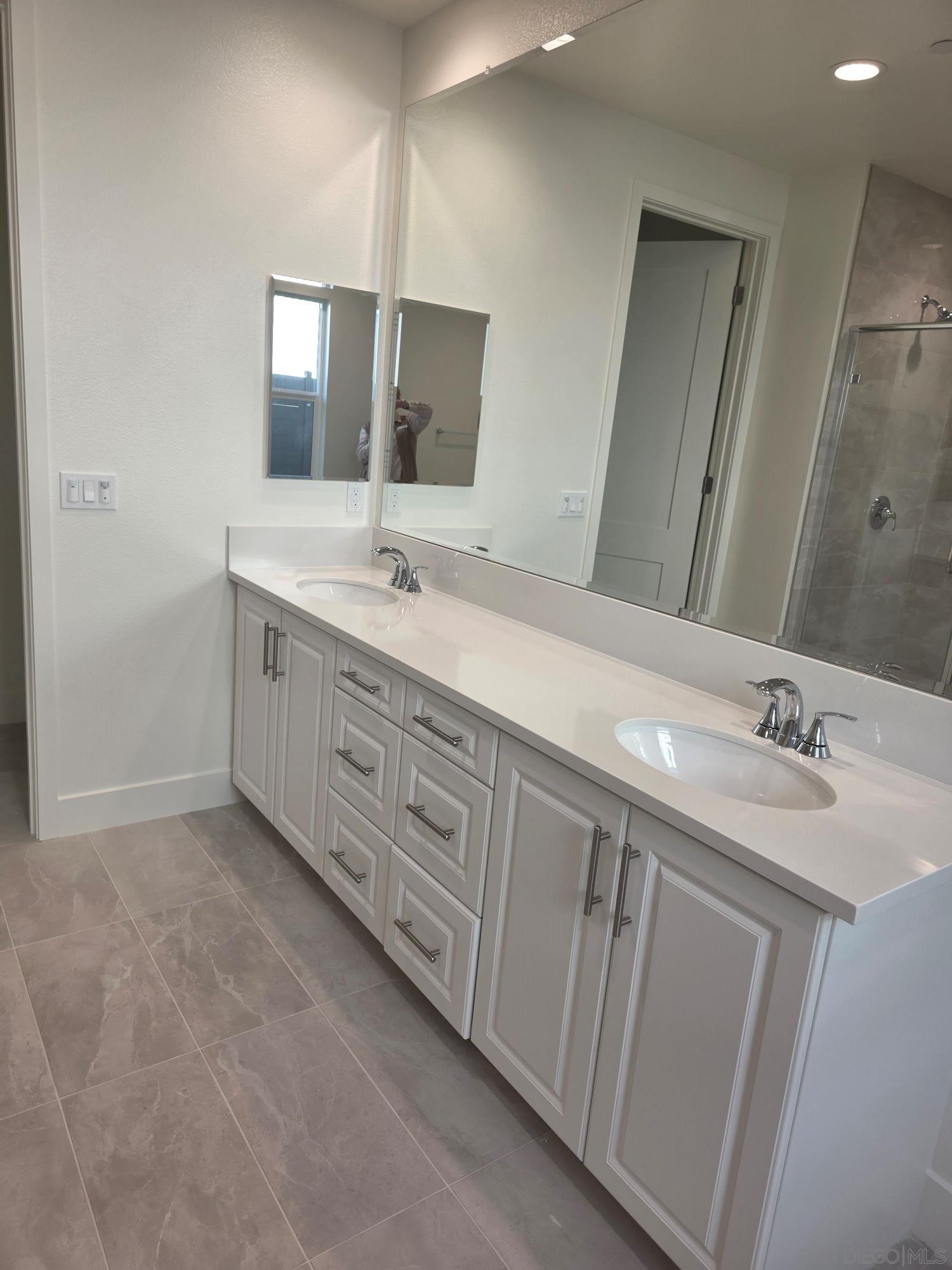 Detail Gallery Image 6 of 7 For 3437  Butler Place, Escondido,  CA 92027 - 4 Beds | 2/1 Baths