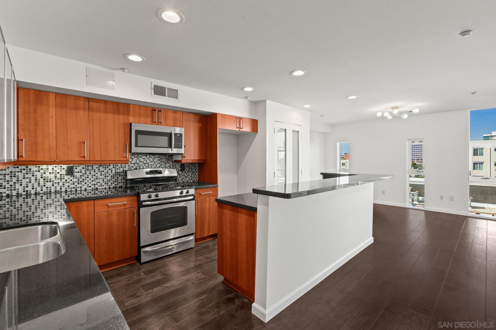 Detail Gallery Image 23 of 56 For 1704  National Ave, San Diego,  CA 92113 - 3 Beds | 2 Baths