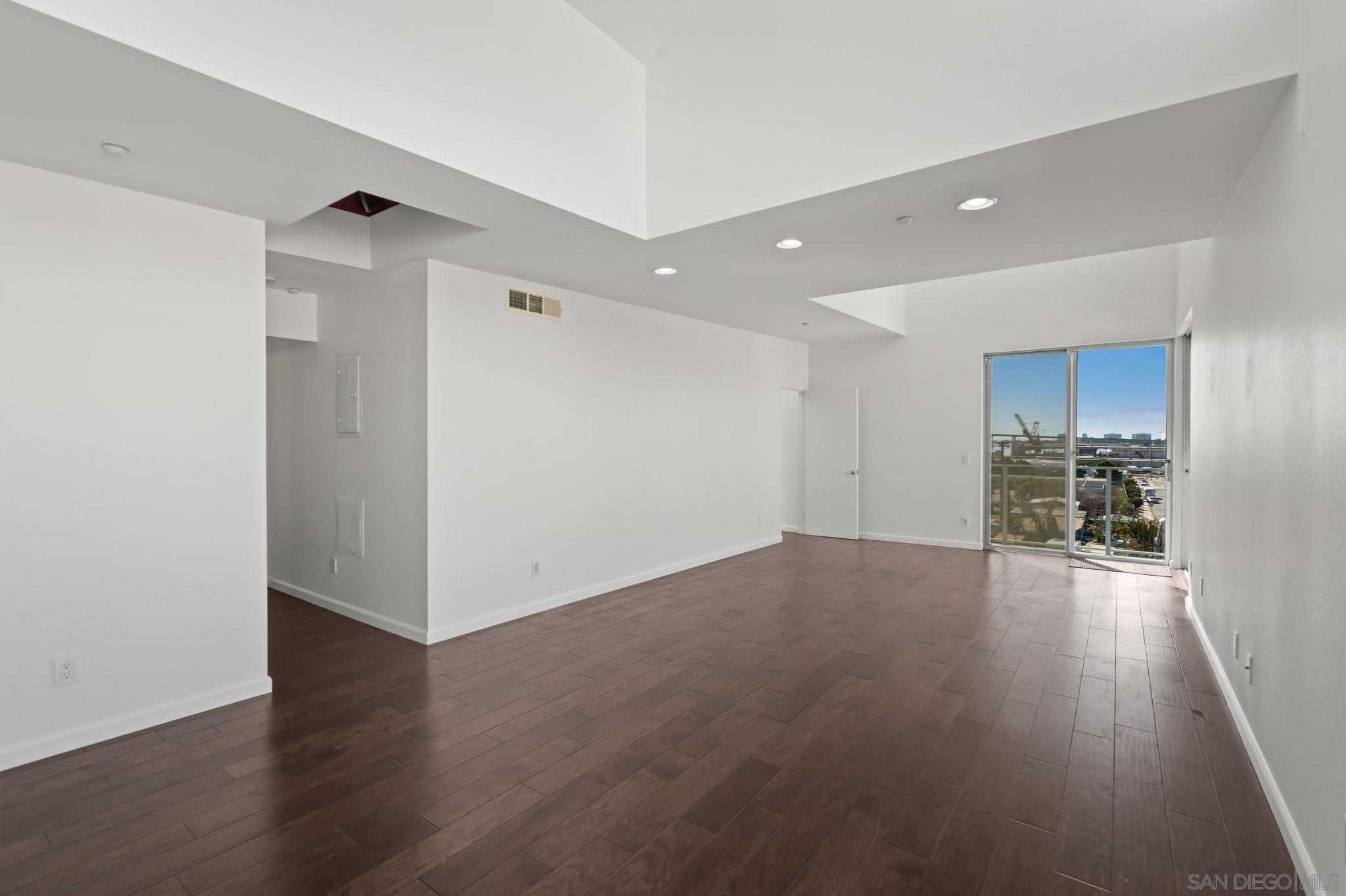 Detail Gallery Image 4 of 56 For 1704  National Ave, San Diego,  CA 92113 - 3 Beds | 2 Baths