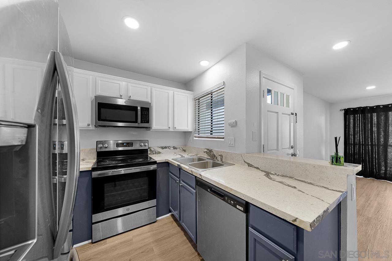 Front Image Thumbnail for SD260002414