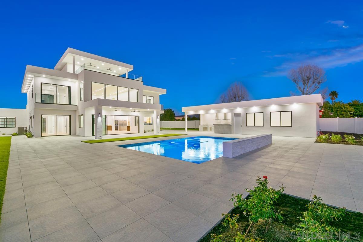 Detail Gallery Image 4 of 50 For 41955  Altanos Road, Temecula,  CA 92592 - 7 Beds | 5/1 Baths