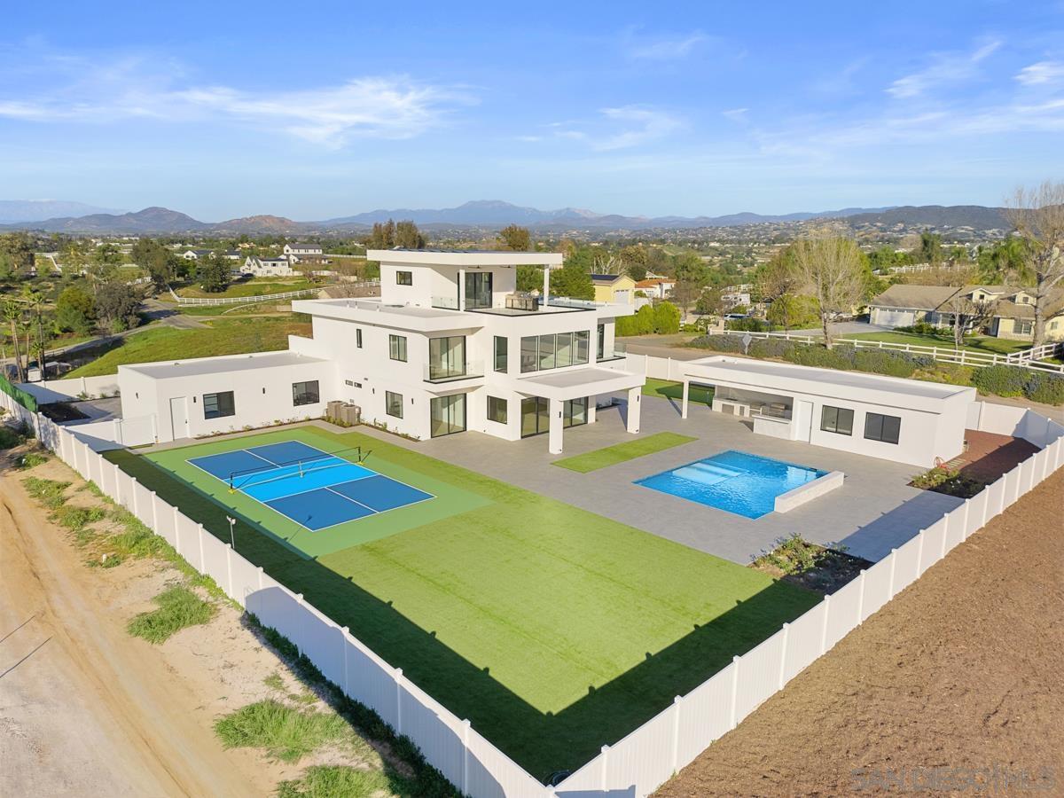 Detail Gallery Image 7 of 50 For 41955  Altanos Road, Temecula,  CA 92592 - 7 Beds | 5/1 Baths