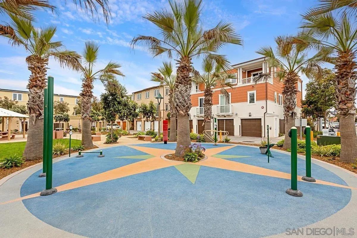 Detail Gallery Image 33 of 40 For 819  Kennebeck Ct, San Diego,  CA 92109 - 3 Beds | 2 Baths