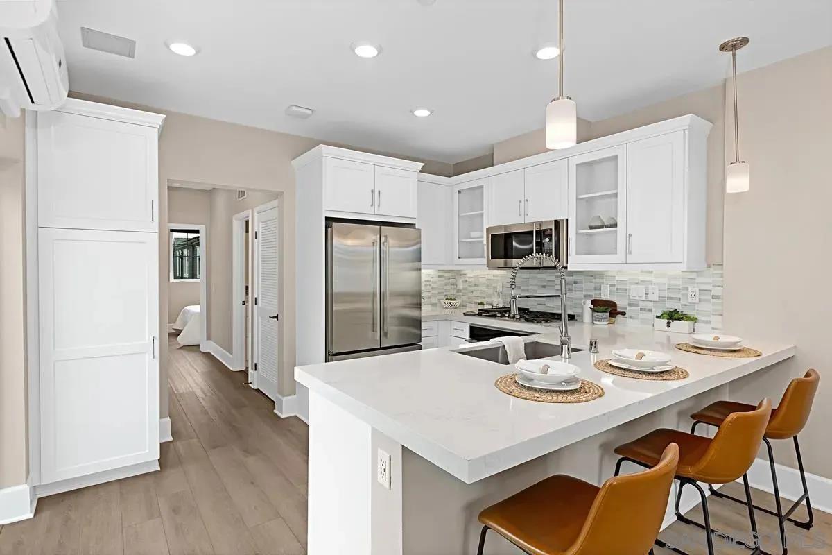 Detail Gallery Image 10 of 40 For 819  Kennebeck Ct, San Diego,  CA 92109 - 3 Beds | 2 Baths