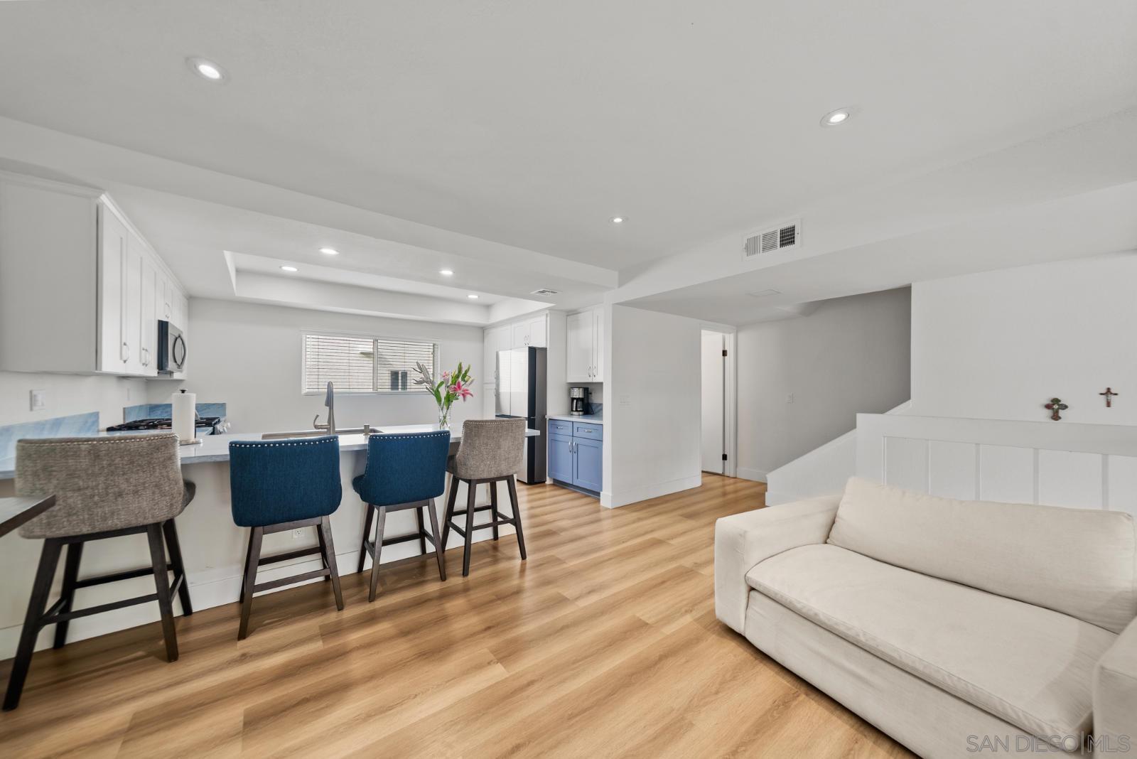 Detail Gallery Image 9 of 36 For 7410  Caminito Carlotta, San Diego,  CA 92120 - 2 Beds | 2/1 Baths