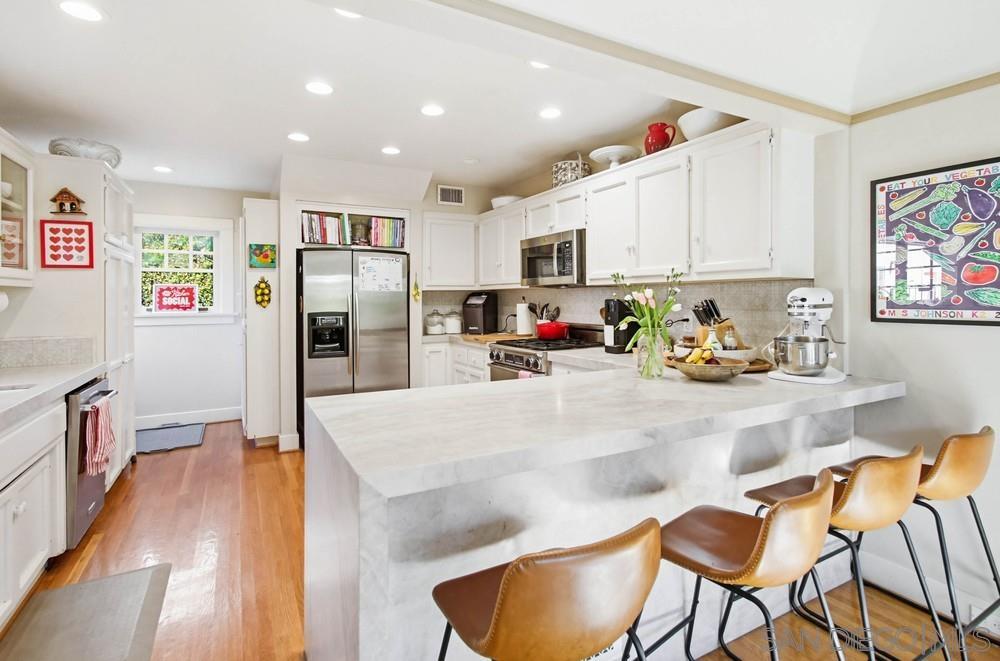 Detail Gallery Image 13 of 45 For 3021  Freeman, San Diego,  CA 92106 - 4 Beds | 3/1 Baths