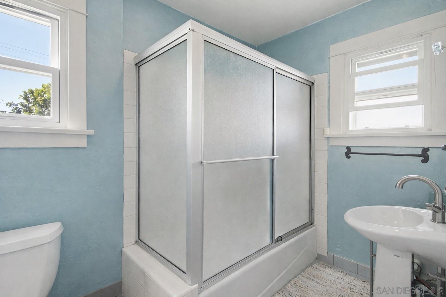 Detail Gallery Image 26 of 45 For 3021  Freeman, San Diego,  CA 92106 - 4 Beds | 3/1 Baths