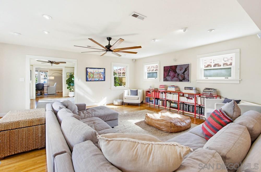 Detail Gallery Image 5 of 45 For 3021  Freeman, San Diego,  CA 92106 - 4 Beds | 3/1 Baths