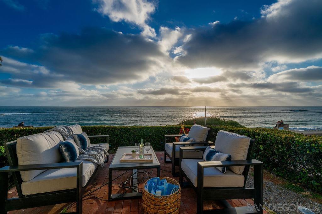 Detail Gallery Image 13 of 24 For 6529  Neptune Pl, La Jolla,  CA 92037 - 2 Beds | 2 Baths