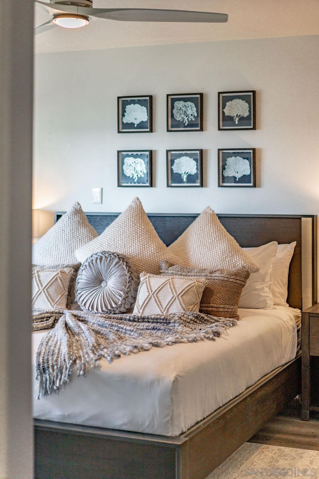 Detail Gallery Image 6 of 24 For 6529  Neptune Pl, La Jolla,  CA 92037 - 2 Beds | 2 Baths