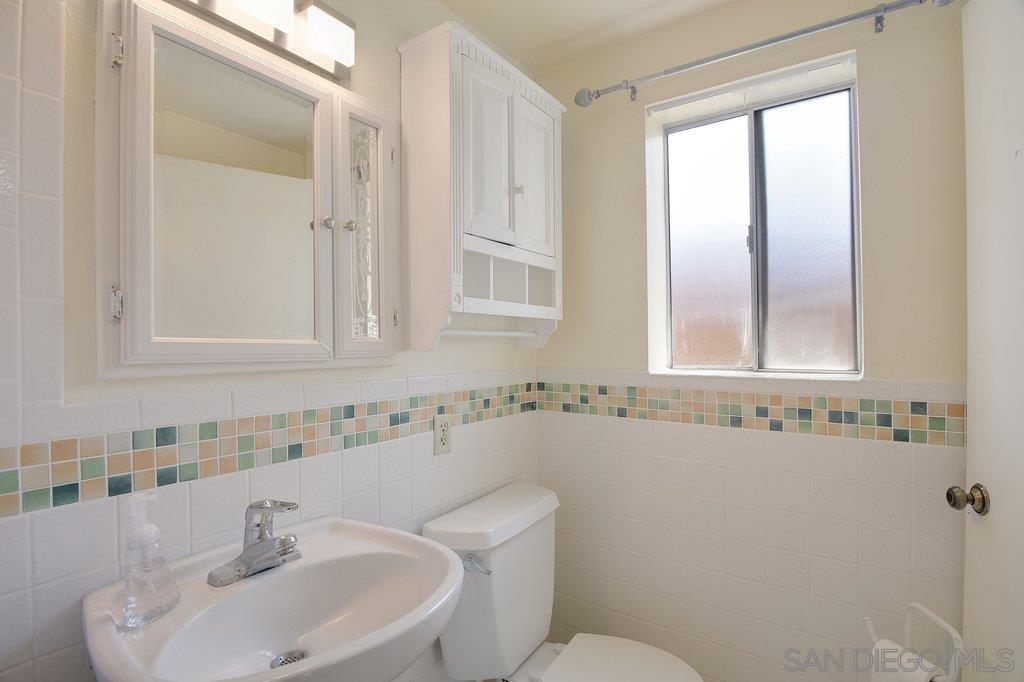 Detail Gallery Image 16 of 33 For 5113  Wilts Pl., San Diego,  CA 92117 - 4 Beds | 2 Baths