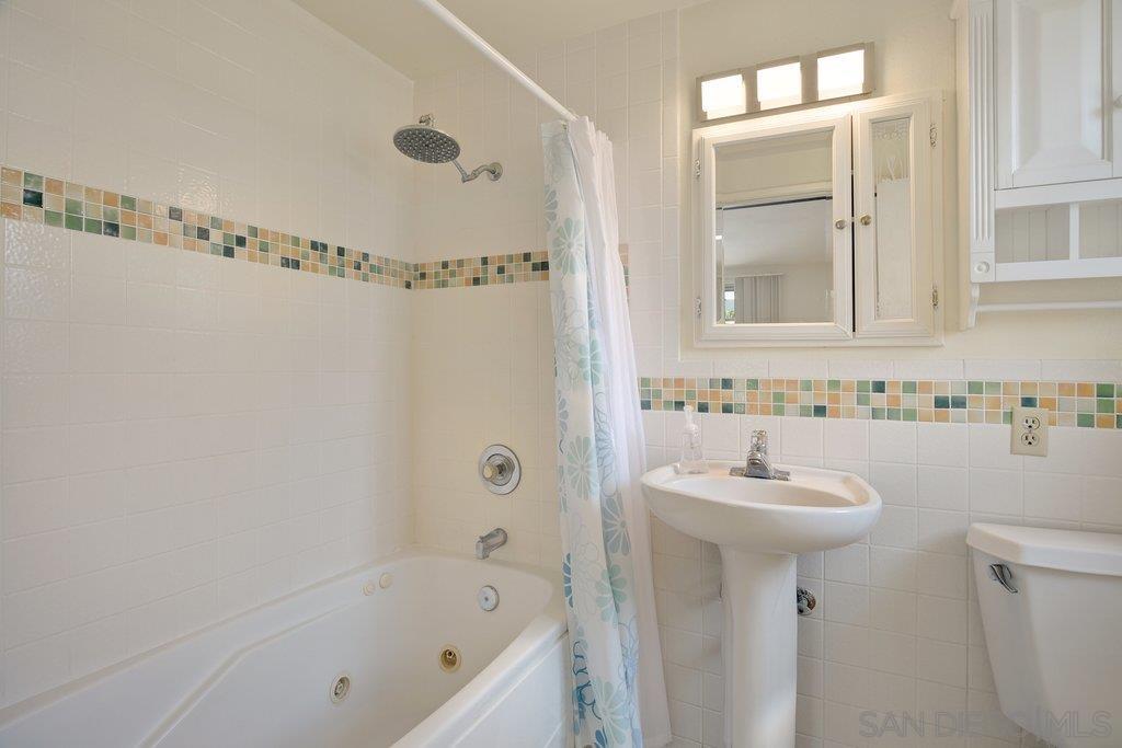 Detail Gallery Image 17 of 33 For 5113  Wilts Pl., San Diego,  CA 92117 - 4 Beds | 2 Baths