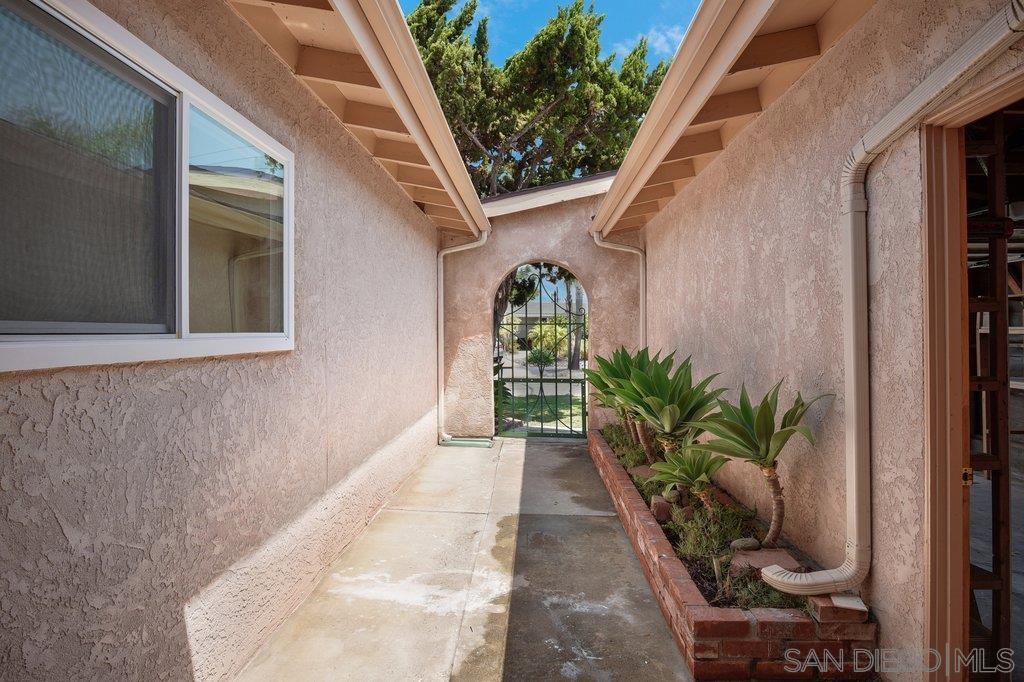 Detail Gallery Image 24 of 33 For 5113  Wilts Pl., San Diego,  CA 92117 - 4 Beds | 2 Baths