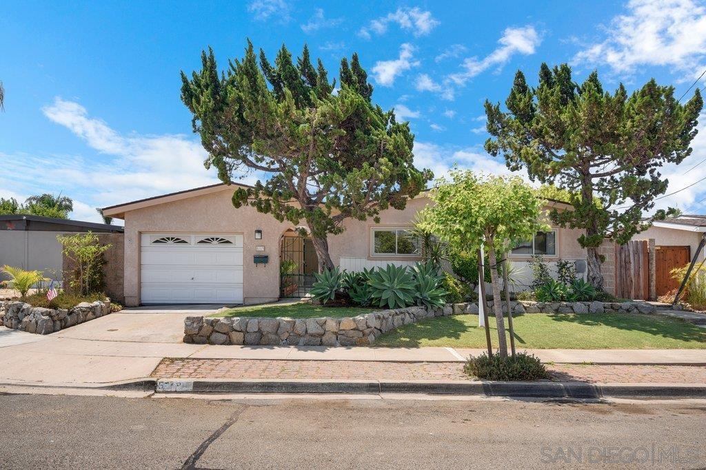 Detail Gallery Image 4 of 33 For 5113  Wilts Pl., San Diego,  CA 92117 - 4 Beds | 2 Baths