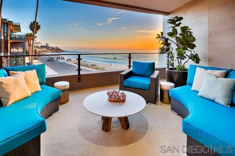 Detail Gallery Image 2 of 28 For 6767  Neptune Pl  202, La Jolla,  CA 92037 - 3 Beds | 3 Baths